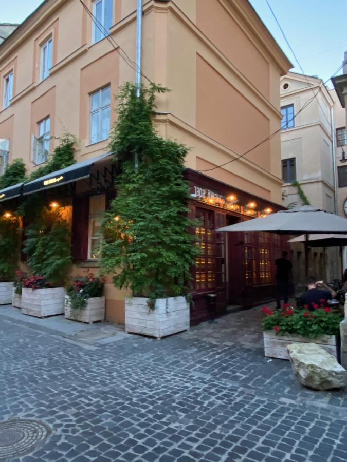 Квартира Подобово На Площі Ринок 39 Lviv Exterior photo