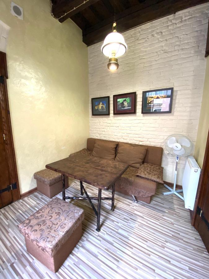 Квартира Подобово На Площі Ринок 39 Lviv Exterior photo